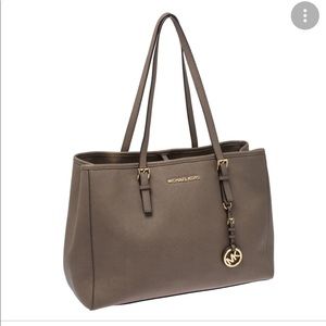 Micheal Kors Beige Leather Tote